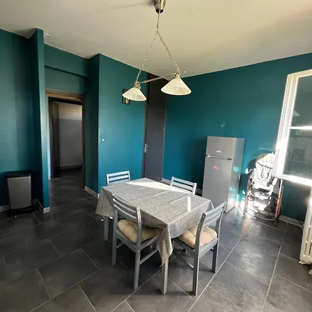 Maison Au Bord Du Saint-Etienne-Cantales