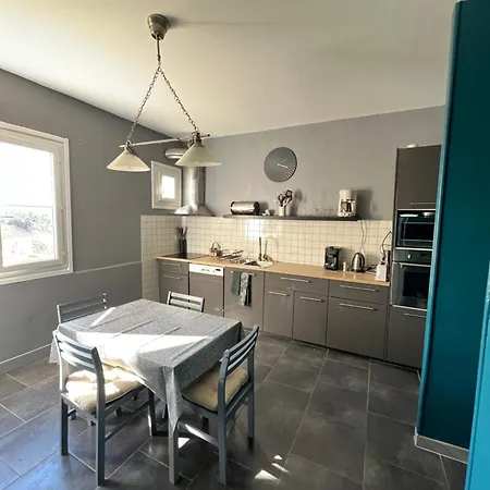 Maison Au Bord Du